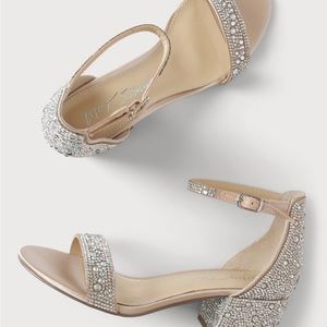 Betsy Johnson 2 inch heel champagne 7.5